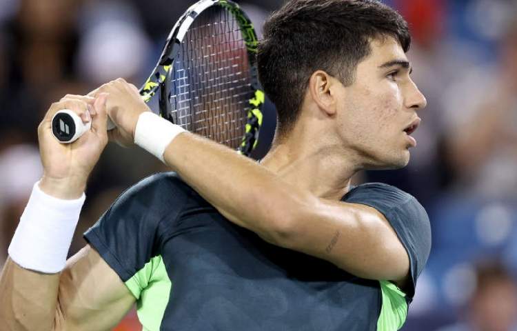 ALCARAZ HOLDS OFF PAUL AS MEDVEDEV, TSITSIPAS EXIT CINCINNATI