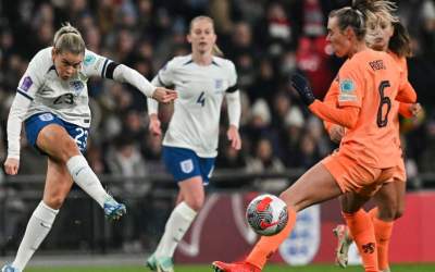 England roar back to keep Paris dreams alive