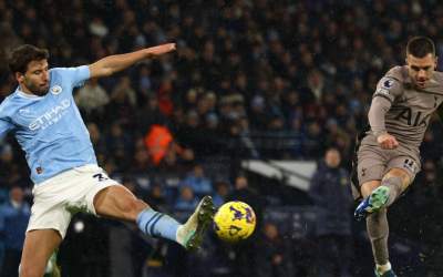 Man City held again in six-goal Spurs thriller, Liverpool move second