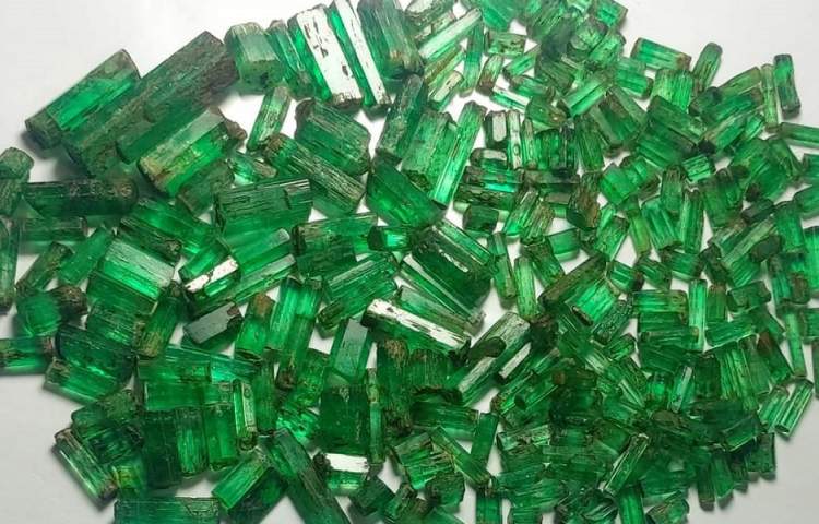 More than two thousand carats of Panjshir emeralds were sold