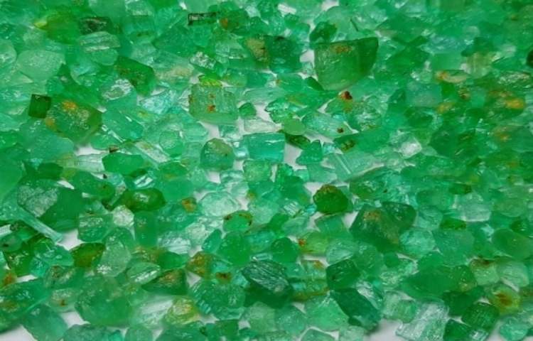 3,000 carats of Panjshir emerald sold