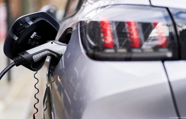 Hybrid and electric cars make up 48% of new registrations in EU