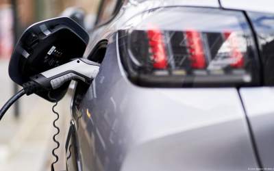 Hybrid and electric cars make up 48% of new registrations in EU