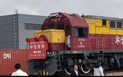 China-Hairatan railway becomes operational