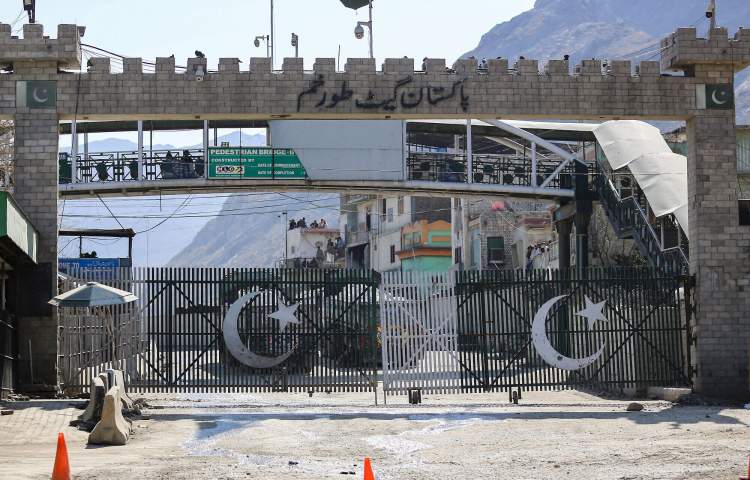 Afghanistan and Pakistan discuss reopening of Torkham crossing